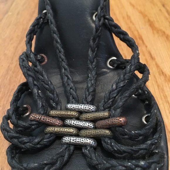 Given to nephews’ girl Kenneth Cole What’s What strappy sandals - Picture 4 of 6